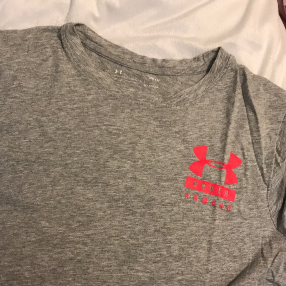 Women’s under armour TEE